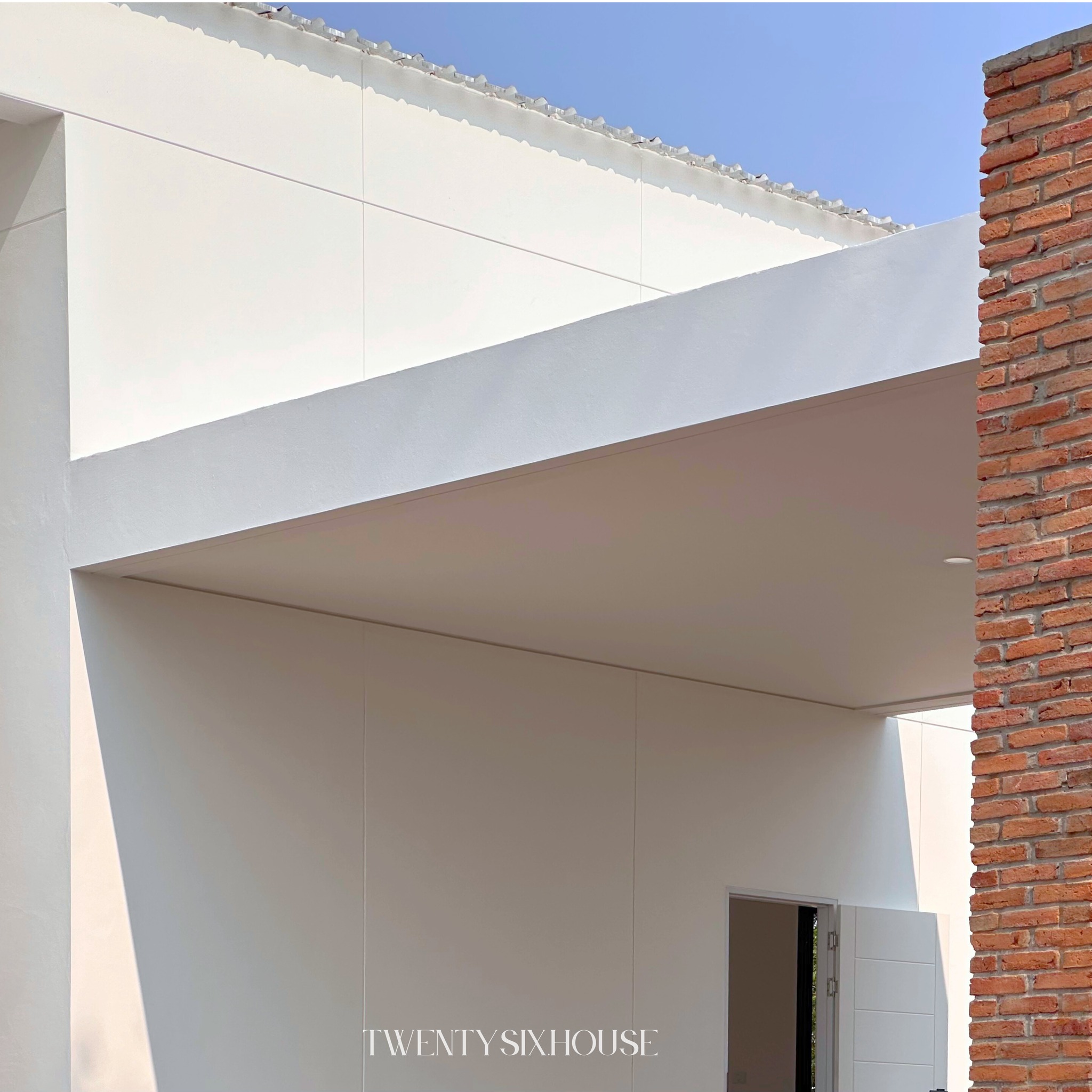 บ้านชั้นเดียวสไตล์ Modern Loft พร้อมที่จอดรถ 2 คัน