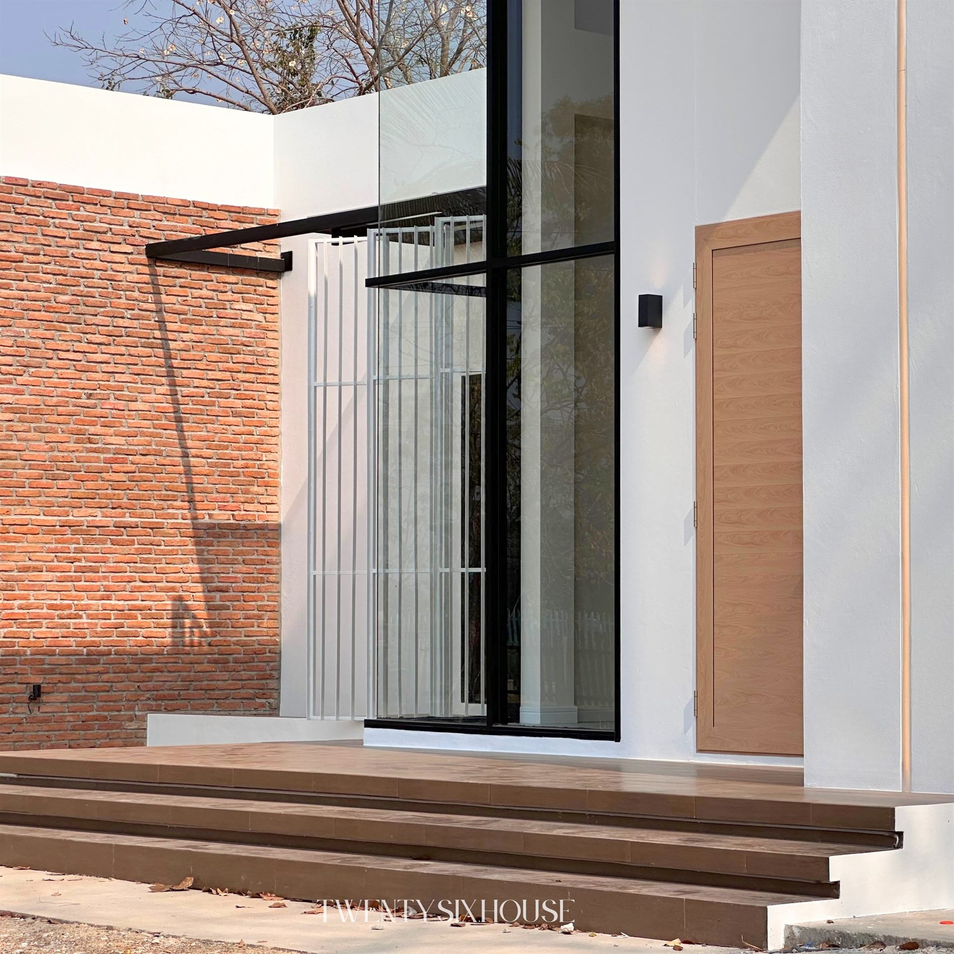 บ้านชั้นเดียวสไตล์ Modern Loft พร้อมที่จอดรถ 2 คัน